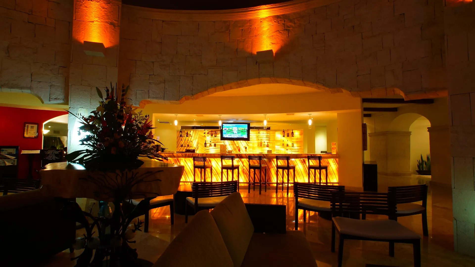 Adhara Hacienda Cancún 4*,