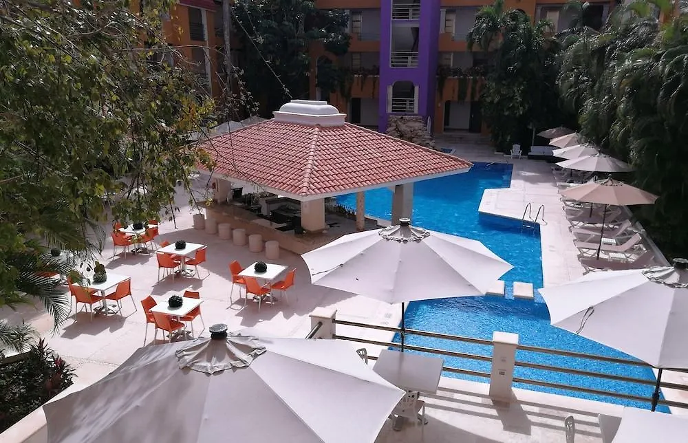 Adhara Hacienda Cancún 4*,