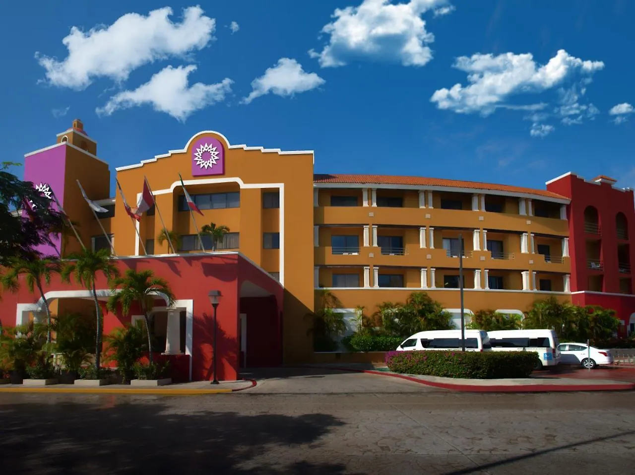 Adhara Hacienda Cancún 4*,  México